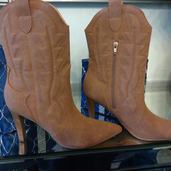 Shoes - Brand New Women's Boots